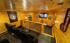 Hawk'S View Log Cabin -Mountains In Gatlinburg.